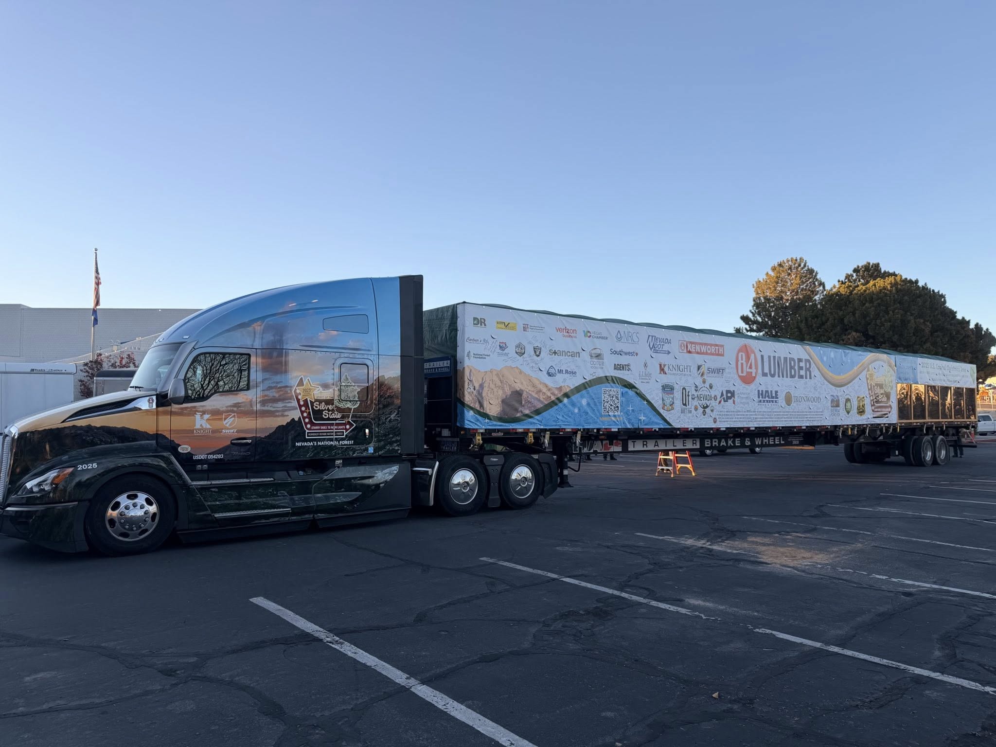 El Árbol de Navidad del Capitolio 2025 en Las Vegas: Bienvenido, Silver Belle