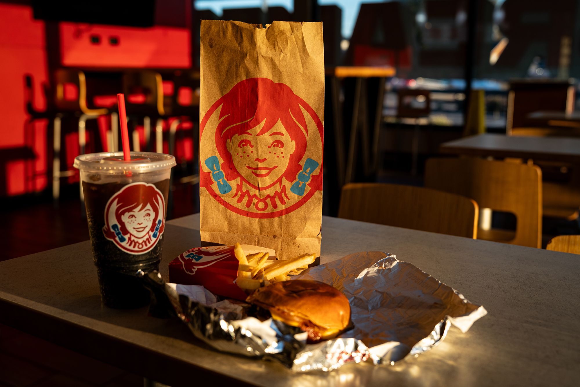 Wendy’s Anuncia Cierre de Hasta 350 Restaurantes en EE. UU. Debido a Bajo Desempeño