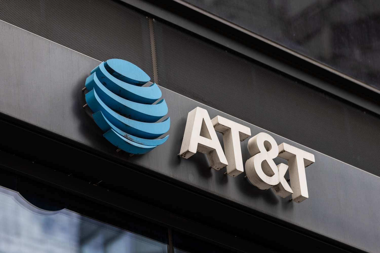 AT&T Ofrece Hasta $7,500 a Clientes Afectados por Filtraciones de Datos
