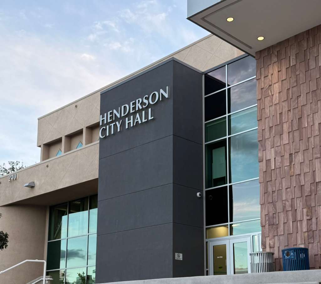 Cancelación del Proyecto de Supermercado 24 Horas en Henderson: Respuesta a la Oposición Comunal