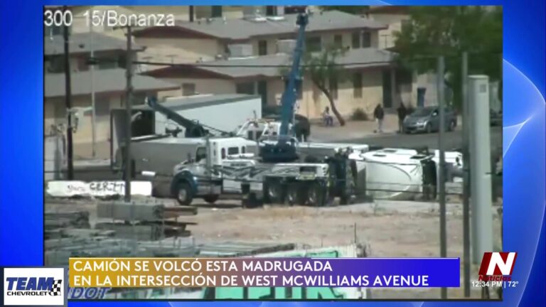 Accidente: conductor atrapado tras vuelco de camión en Las Vegas.